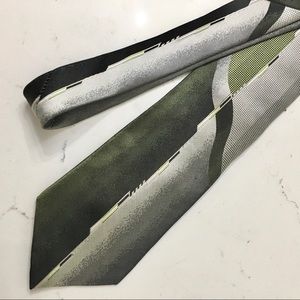 Pierre Cardin 100% silk tie! Beautiful!